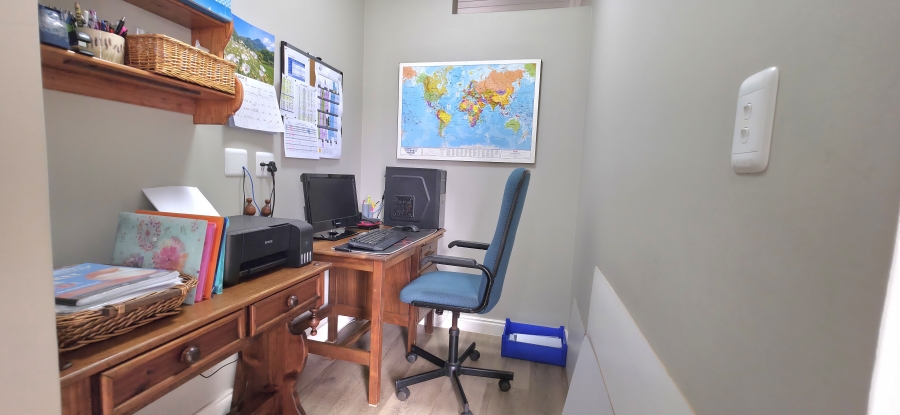 4 Bedroom Property for Sale in Monte Christo Western Cape